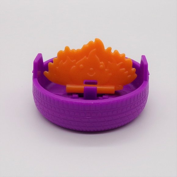 Mattel Barbie Club Chelsea Camp Fire Pit Purple Orange Flames Camper - Picture 2 of 4